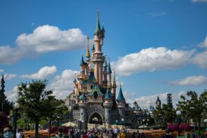 ut on faire les 2 parcs disney en 1 journee