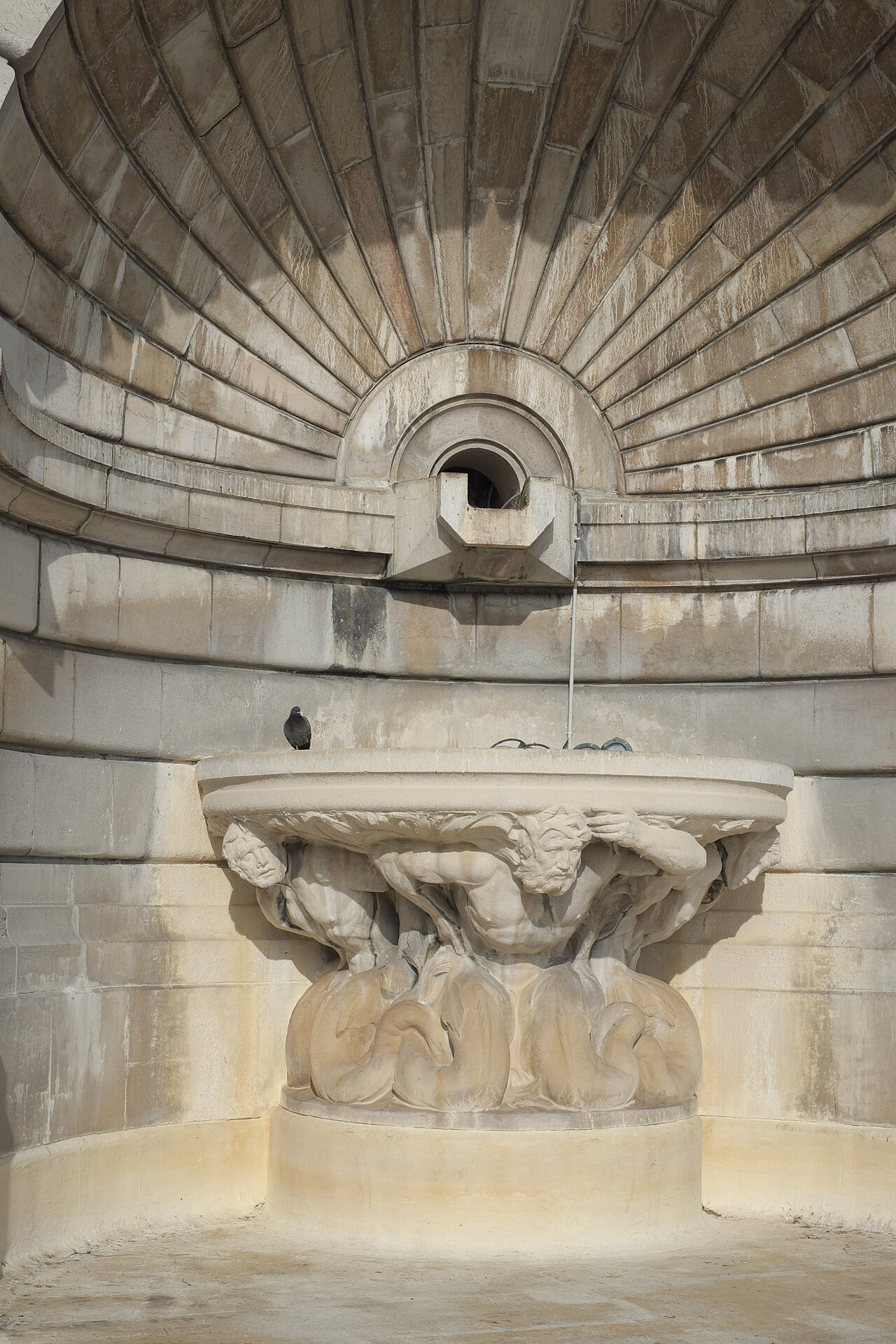 Square Louise-Michel