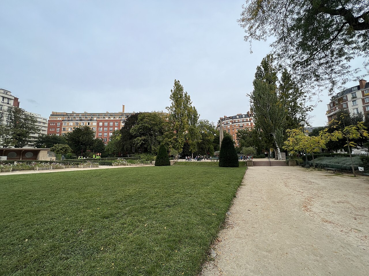 Square Sarah Bernhardt